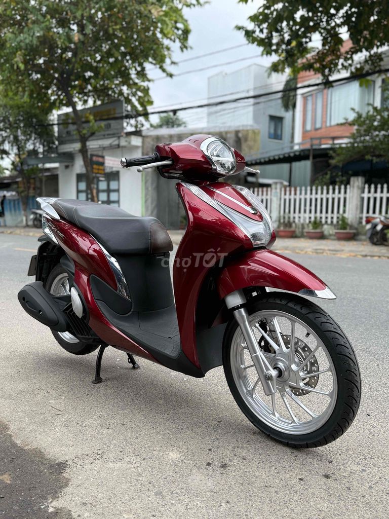 Honda SH Mode 2021 Phanh ABS Đỏ. Mua bán Xe máy tại Quận Liên Chiểu Đà Nẵng được đăng bởi Hòa Xe Máy Cũ hình 3