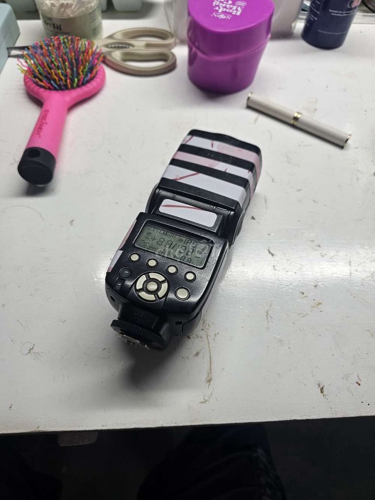 Đèn flash yn5560 iiii máy ảnh Đen. Mua bán Máy ảnh, Máy quay tại Thành phố Buôn Ma Thuột Đắk Lắk được đăng bởi tai hình 1