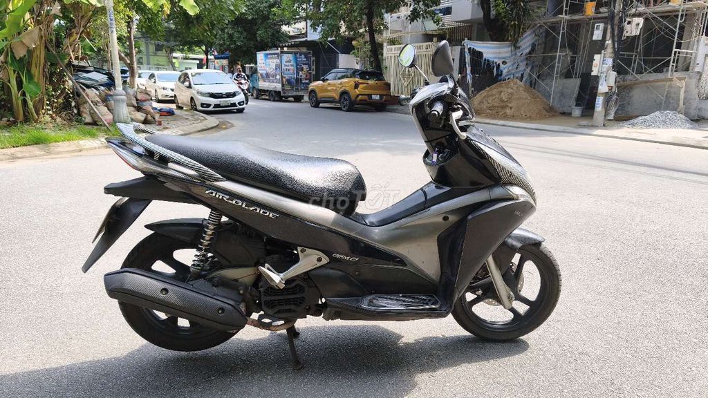 ОРИГИНАЛЬНАЯ МАШИНА HONDA AIRBLADE FI ВКУСНАЯ И ГЛАДКАЯ