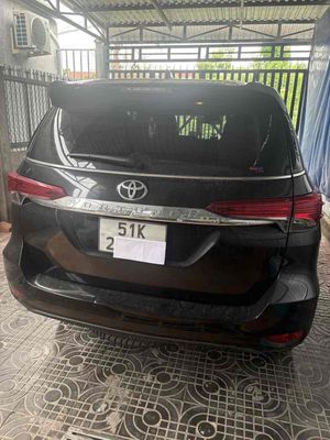 Toyota Fortuner 2022 Tự động 7 chỗ Đen 49.000