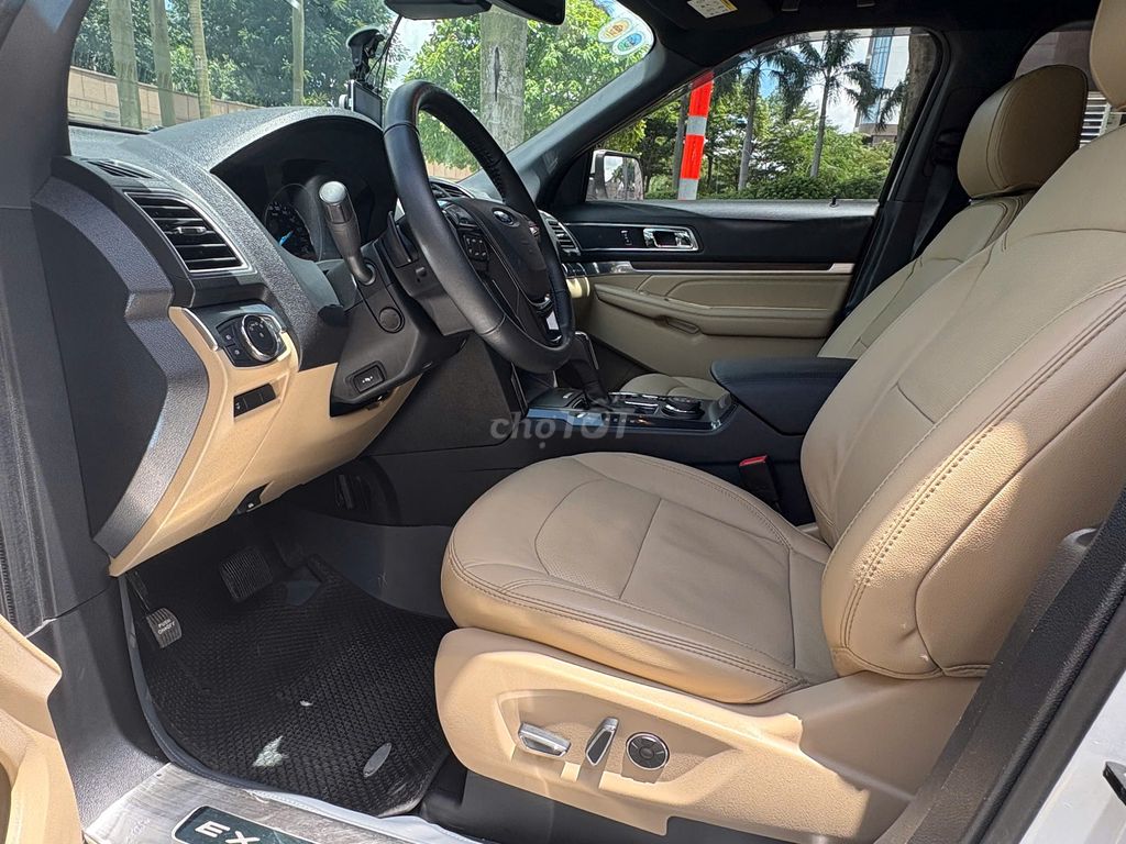 Gia đình bán Ford Explorer 2017 (Odo 29.000km). Mua bán Ô tô tại Thành phố Thủ Đức Tp Hồ Chí Minh được đăng bởi Trần Quốc Vũ hình 12