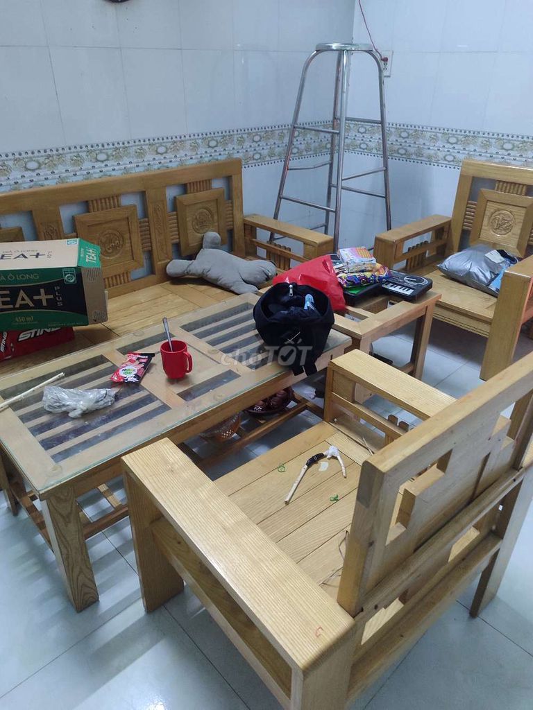 Bộ bàn ghế gỗ vàng nhạt đã sử dụng. Mua bán Bàn ghế tại Huyện Long Thành Đồng Nai được đăng bởi Phuong Do hình 1