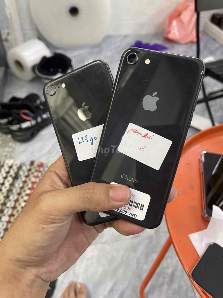 Apple iPhone 8 64GB sỉ lẻ zin. Mua bán Điện thoại tại Quận 4 Tp Hồ Chí Minh được đăng bởi Quốc Đạt 888 hình 1
