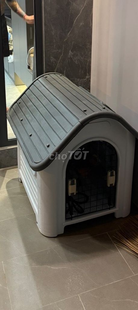 Nhà thú cưng nhựa xám mái vòm. Mua bán Phụ kiện, Thức ăn, Dịch vụ tại Thành phố Nha Trang Khánh Hòa được đăng bởi NGUYEN CONG DANH hình 1