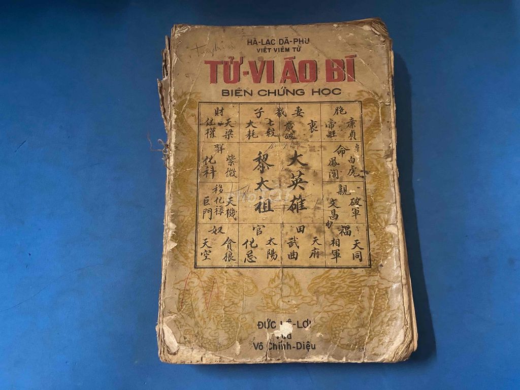 sách huyền thuật