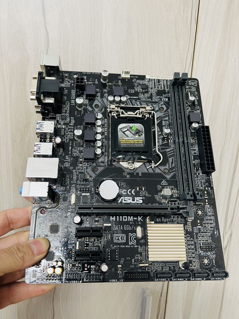 Có main H110 hãng Asus,