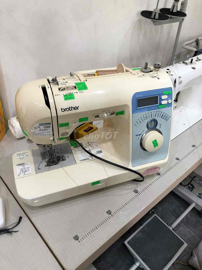 Máy may Brother B300. Mua bán Nội thất, đồ gia dụng khác tại Thành phố Dĩ An Bình Dương được đăng bởi Thanh Tung hình 1