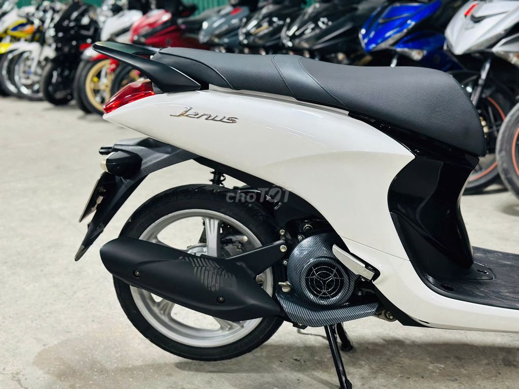XE MÁYTHANH TÙNG_JANUS 125 TRẮNG XE NỮ ĐI BAO ZIN. Mua bán Xe máy tại Quận Nam Từ Liêm Hà Nội được đăng bởi THANH TÙNG hình 4