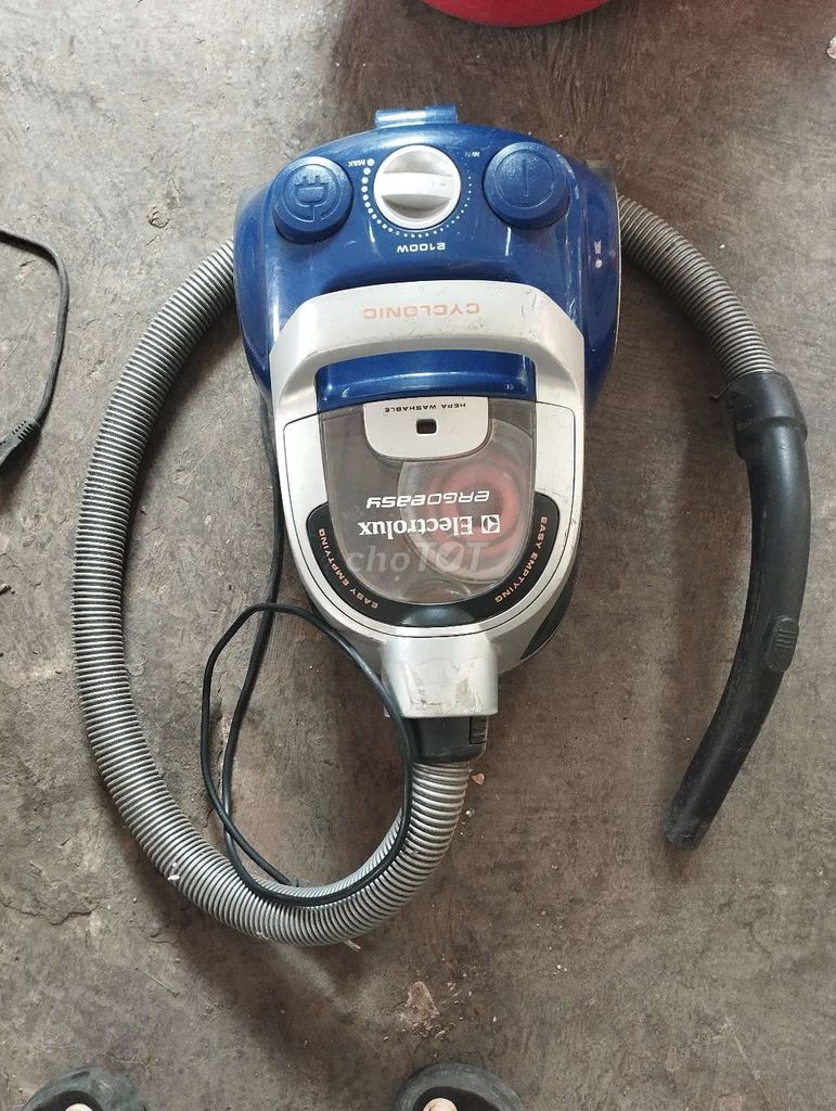 Máy hút bụi Electrolux Ergoeasy. Mua bán Thiết bị vệ sinh, nhà tắm tại Thành phố Thủ Đức Tp Hồ Chí Minh được đăng bởi dao canh hình 1