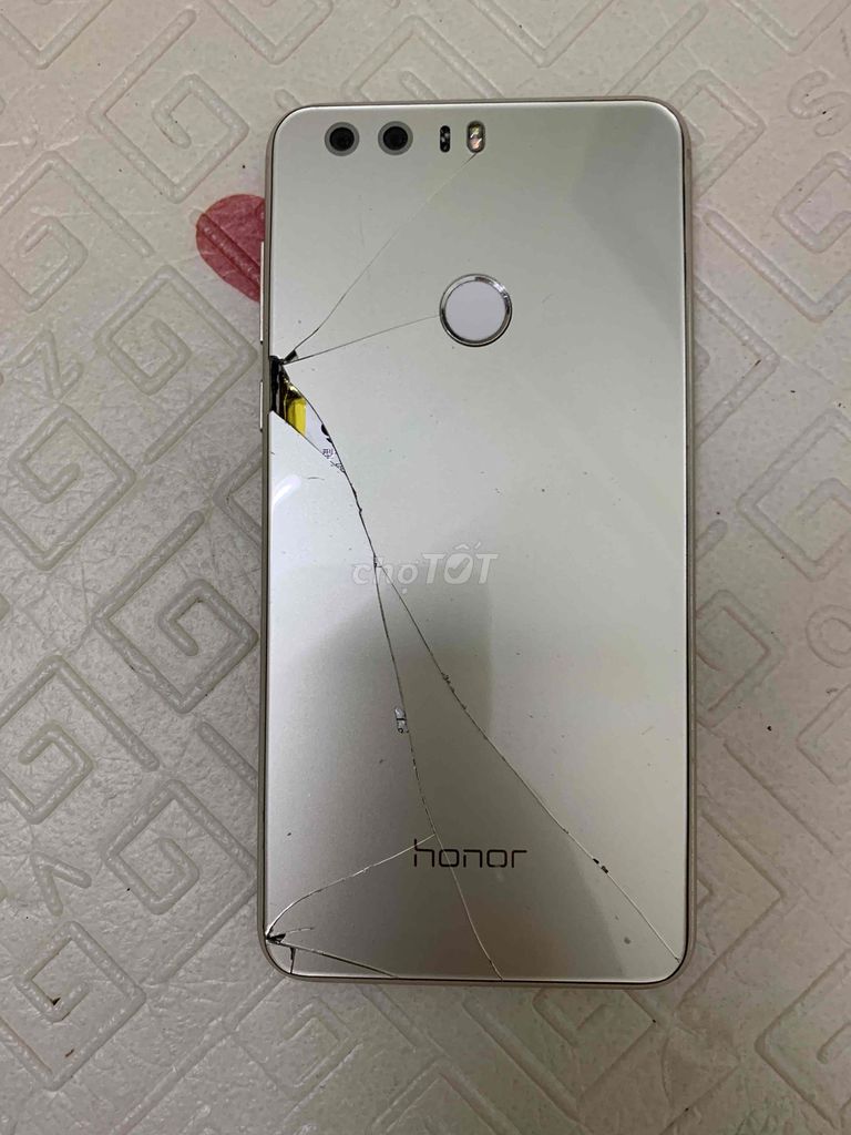 Honor Honor 8 3GB/32GB Bạc Vỡ kính lưng. Mua bán Điện thoại tại Thị xã Duy Tiên Hà Nam được đăng bởi Lê Tuấn Thi hình 1
