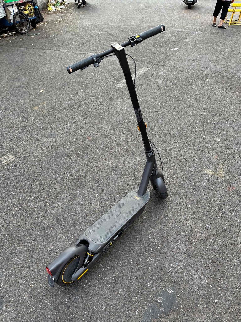 Xe điện Scooter Segway Ninebot G2 Max 2023