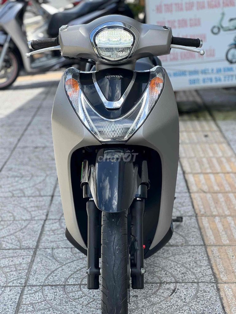 Sh mode 2020 Abs ,xe đẹp lướt,bao hồ sơ sang tên. Mua bán Xe máy tại Quận Ninh Kiều Cần Thơ được đăng bởi Cửa Hàng Xe máy Tân Lập Hưng hình 1