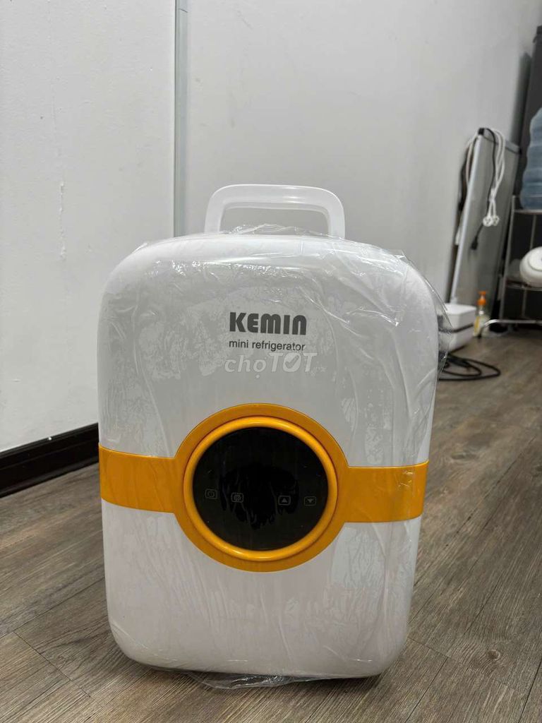 Tủ lạnh mini KEMIN Trắng 1 tặng 1. Mua bán Tủ lạnh tại Quận 10 Tp Hồ Chí Minh được đăng bởi Thanh Hằng hình 1