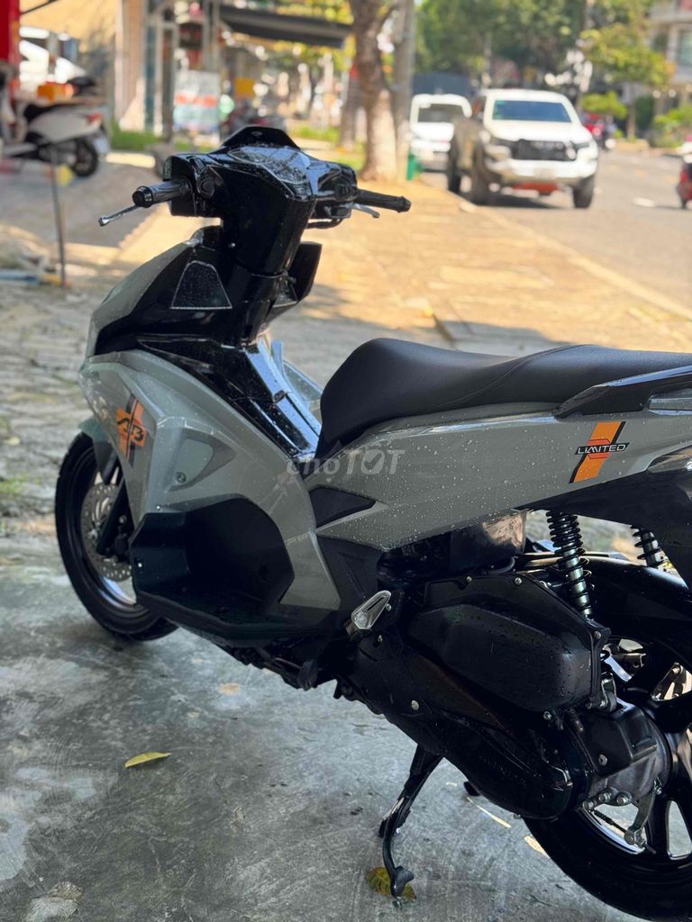 Honda Air Blade (помощь в погашении государственного долга)