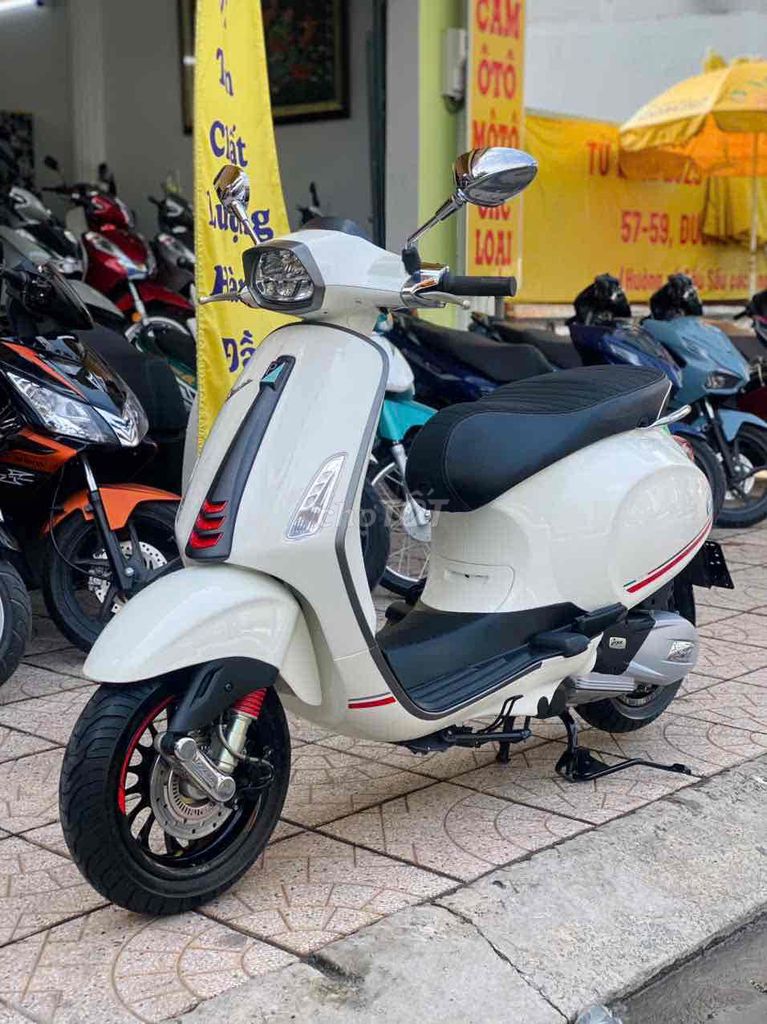 Piaggio Vespa Sprint 125 2019 Trắng 4000 km. Mua bán Xe máy tại Quận Ninh Kiều Cần Thơ được đăng bởi CHXM Tân Liên Hưng 2 hình 1