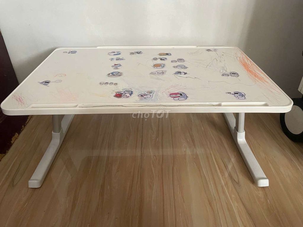 Bàn bệt Trắng Tăng giảm chiều cao Chỉnh nghiêng. Mua bán Bàn ghế tại Quận 11 Tp Hồ Chí Minh được đăng bởi Nguyên hình 1