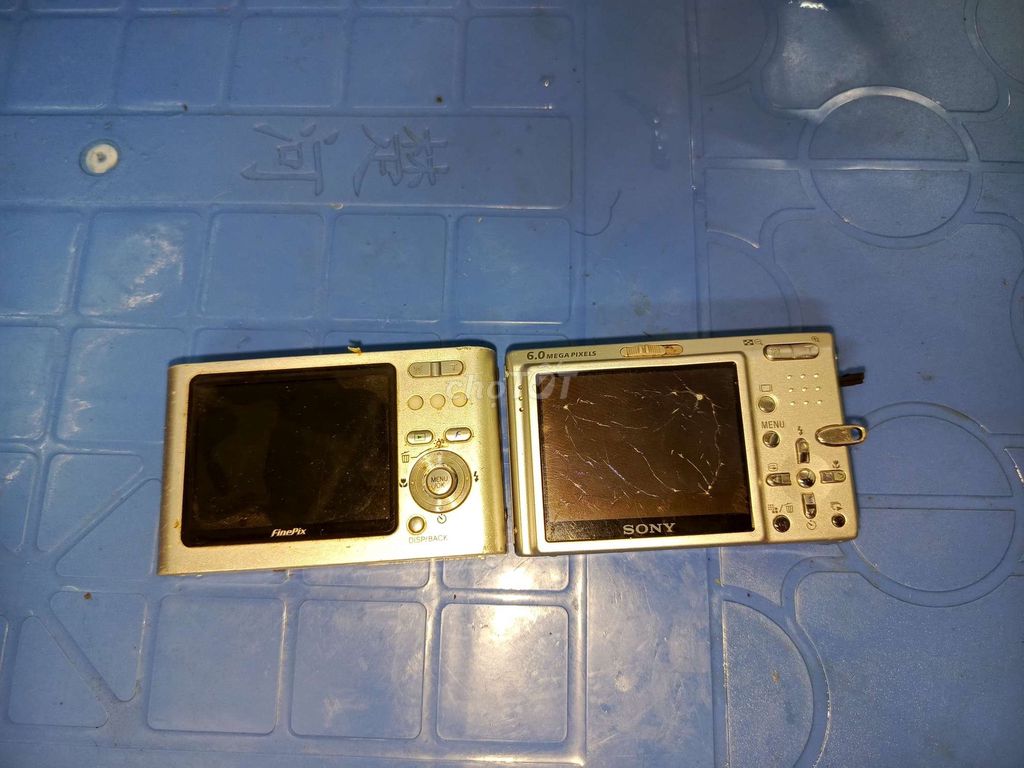 2 máy ảnh Sony và finepix ko sạc tổng giá 320K. Mua bán Máy ảnh, Máy quay tại Quận 4 Tp Hồ Chí Minh được đăng bởi lân hình 1