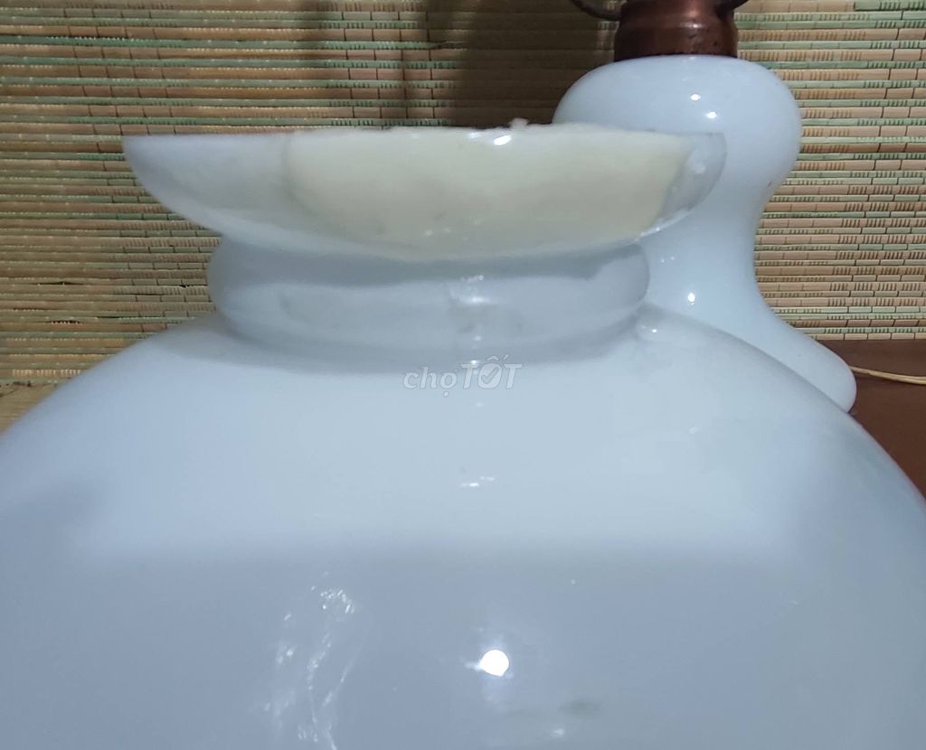 Đèn bàn thủy tinh màu trắng. Mua bán Đèn tại Quận Bình Tân Tp Hồ Chí Minh được đăng bởi Đồ Xưa Cũ hình 1
