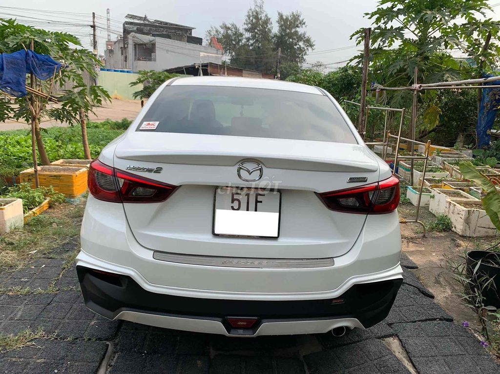 Mazda 2 2016  1.5 AT Sedan - 70000 km