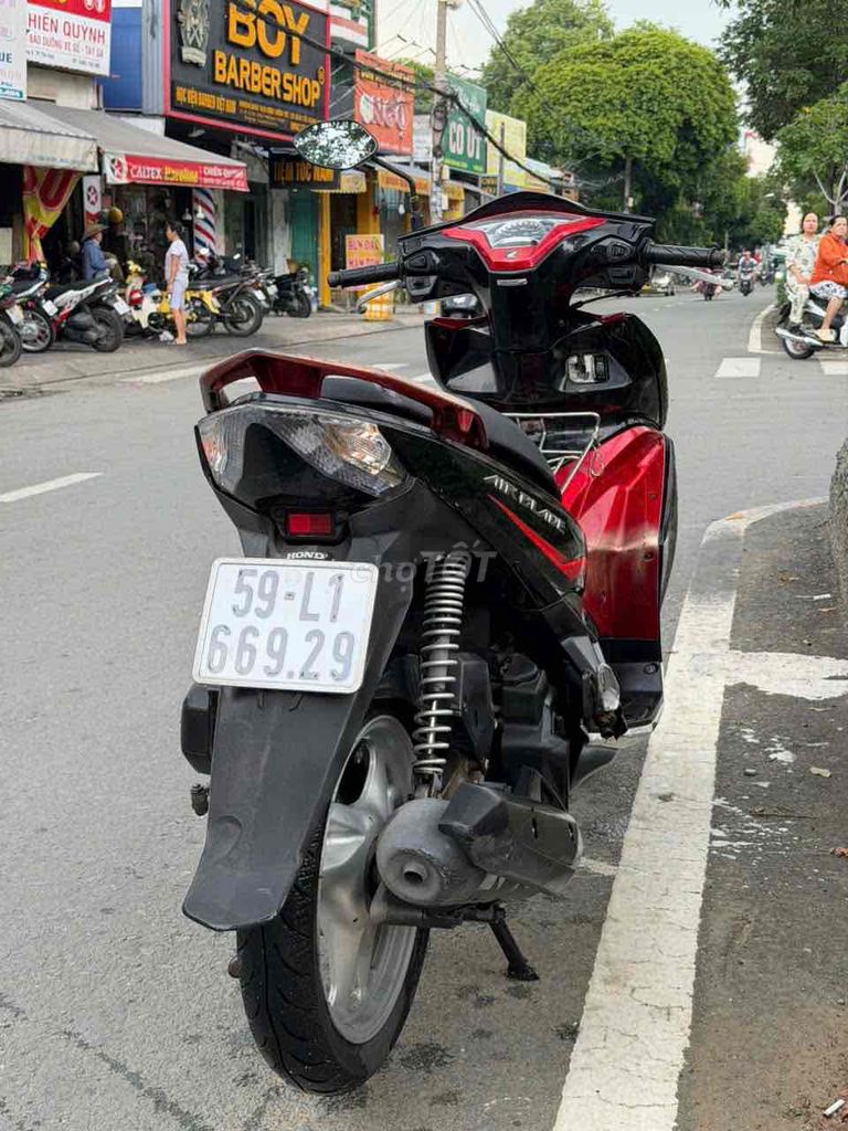 Honda Air Blade 2013 красно-черный Вьетнам
