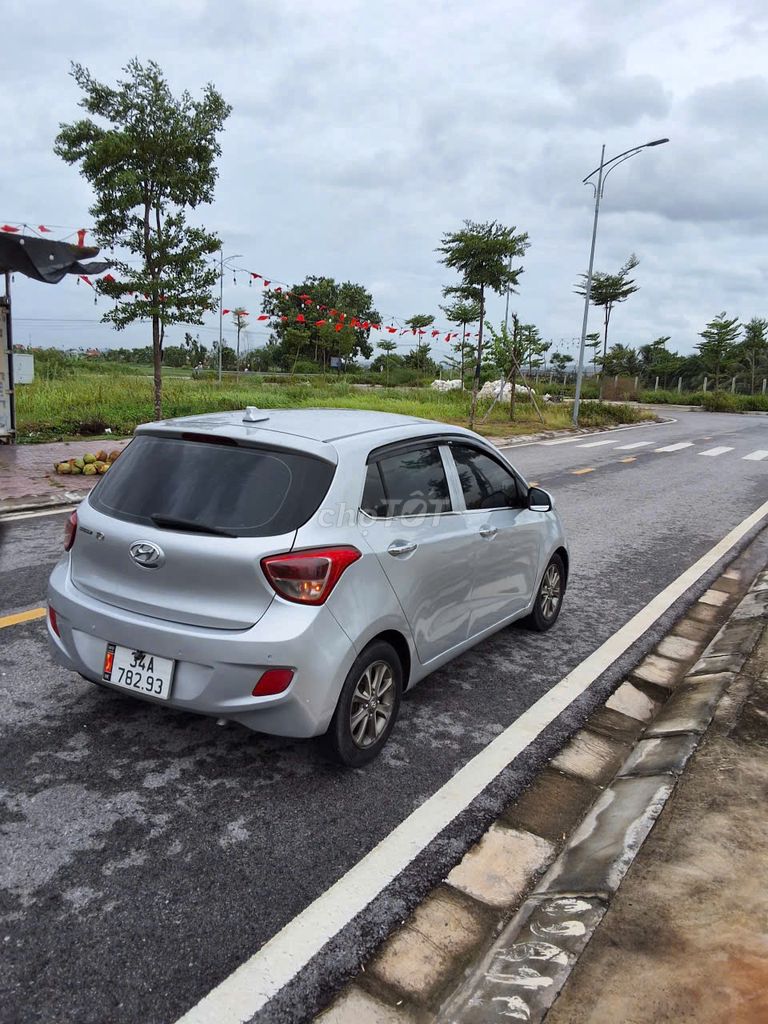 Hyundai Grand i10 2014 1.0 MT - 11000 km. Mua bán Ô tô tại Huyện Kim Thành Hải Dương được đăng bởi ngyễn văn hiếu hình 5