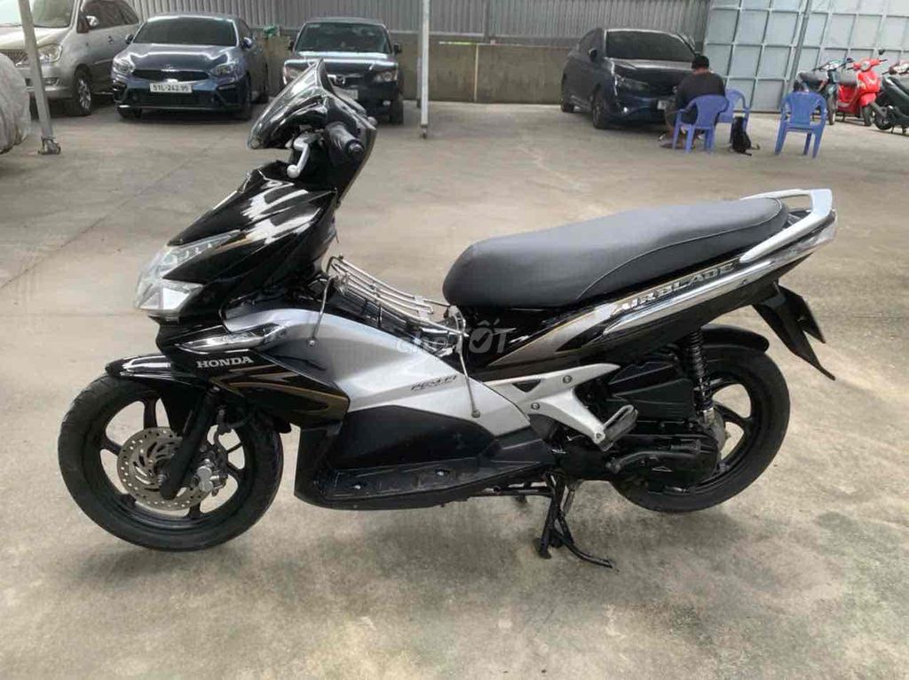 bán Honda Airblade 110 Fi đen bạc đời 2010 bstp