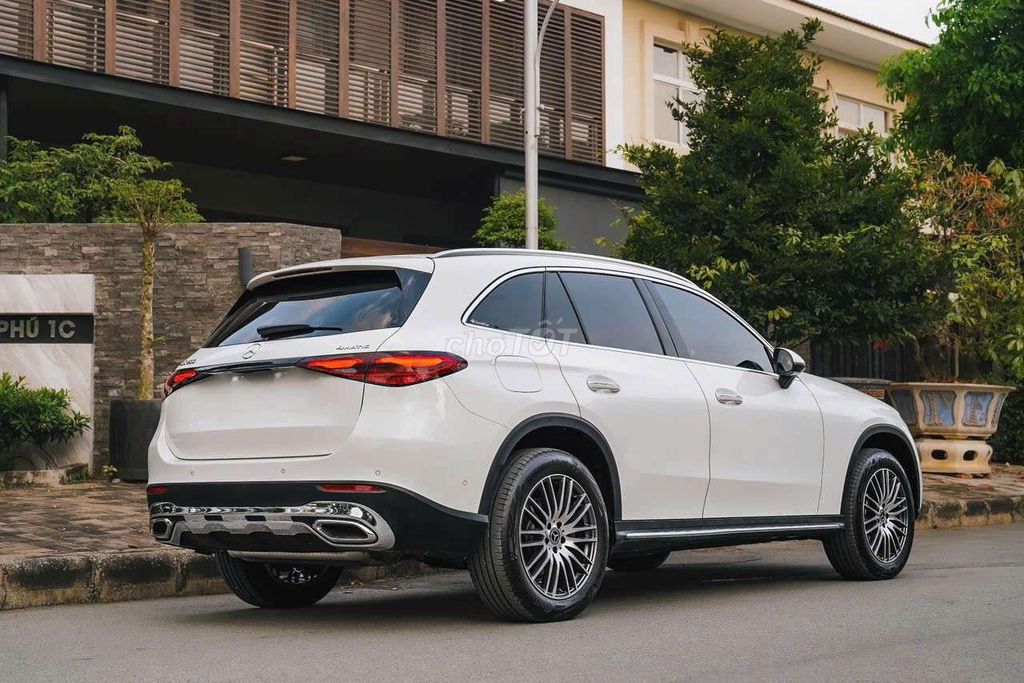 Mercedes GLC200 4matic 2023 Trắng. Mua bán Ô tô tại Quận 7 Tp Hồ Chí Minh được đăng bởi Hoàn Lee Xe Lướt hình 7