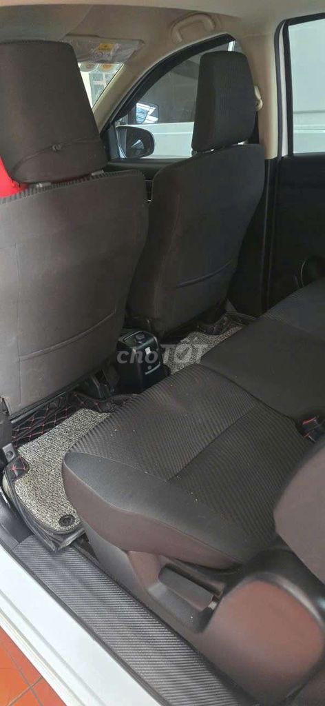 Suzuki Ertiga 7 chỗ Tự động Trắng. Mua bán Ô tô tại Quận Bình Tân Tp Hồ Chí Minh được đăng bởi Thúy Thúy hình 5