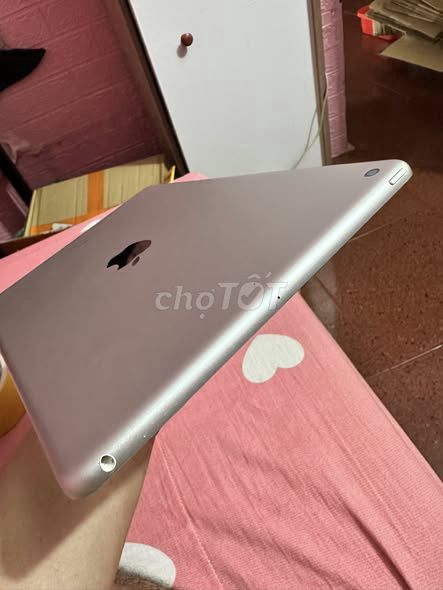 Apple iPad Gen 8 32GB Bạc. Mua bán Máy tính bảng tại Quận 1 Tp Hồ Chí Minh được đăng bởi Hội Đồ Điện Tử hình 1