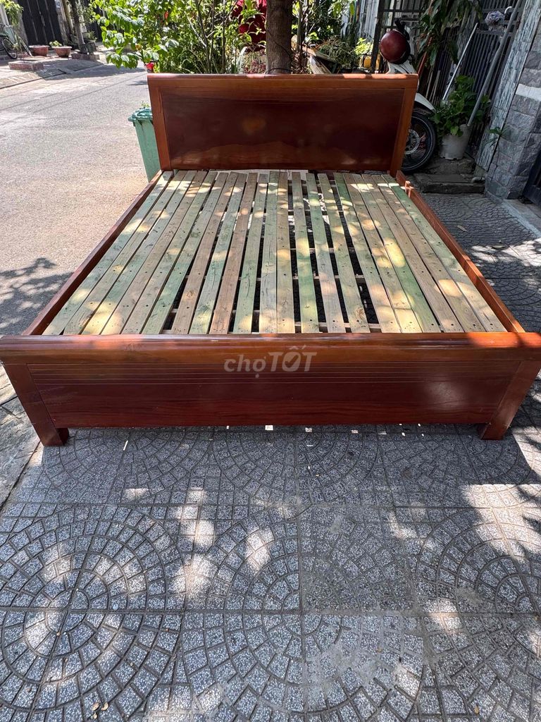 Giường ngủ Gỗ Nâu 1m6x2m. Mua bán Giường, chăn ga gối nệm tại Quận Liên Chiểu Đà Nẵng được đăng bởi hoàng vỹ hình 1