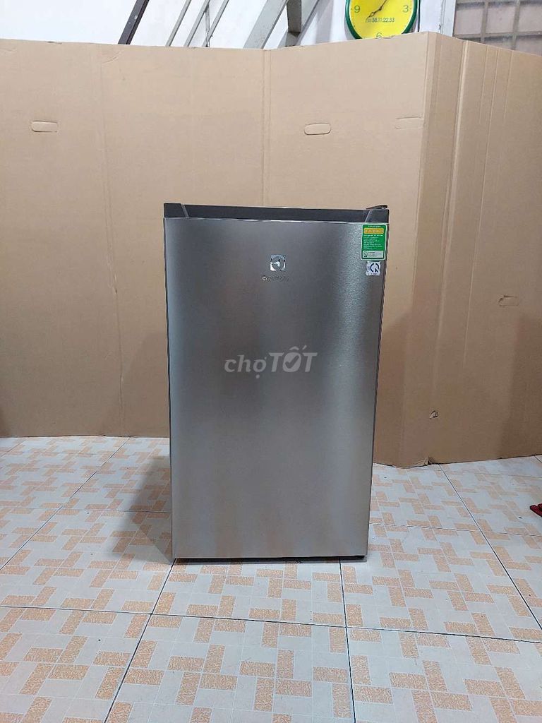 Tủ lạnh Elec EM90K2 đời mới, bảo hành chính hãng.