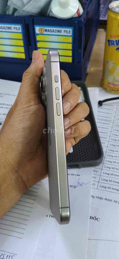 Apple iPhone 15 Pro Max 256GB Titan tự nhiên Đã sử. Mua bán Điện thoại tại Quận 4 Tp Hồ Chí Minh được đăng bởi Lê Văn An hình 1