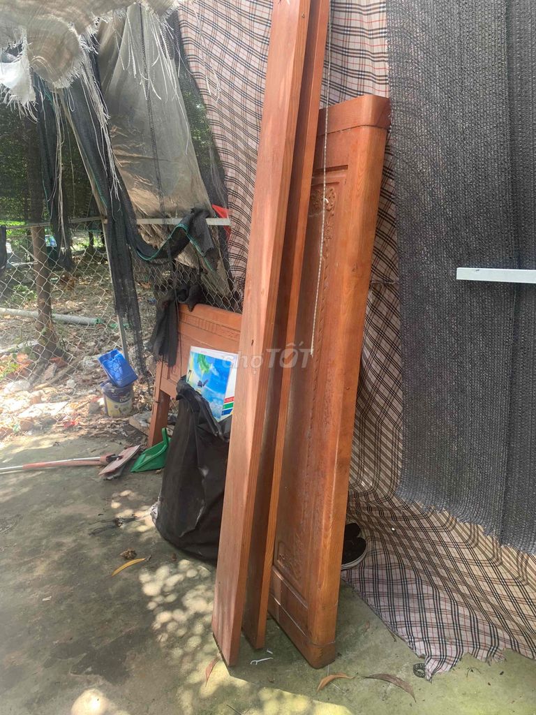Giường Gỗ Nâu. Mua bán Giường, chăn ga gối nệm tại Thị xã Bến Cát Bình Dương được đăng bởi Phuc Tran hình 1