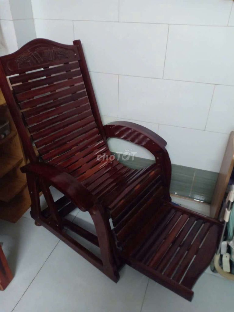 Ghế thư giãn Gỗ Nâu đỏ Đã qua sử dụng. Mua bán Bàn ghế tại Huyện Cần Giuộc Long An được đăng bởi Lê Nguyễn Uyên Thảo hình 1