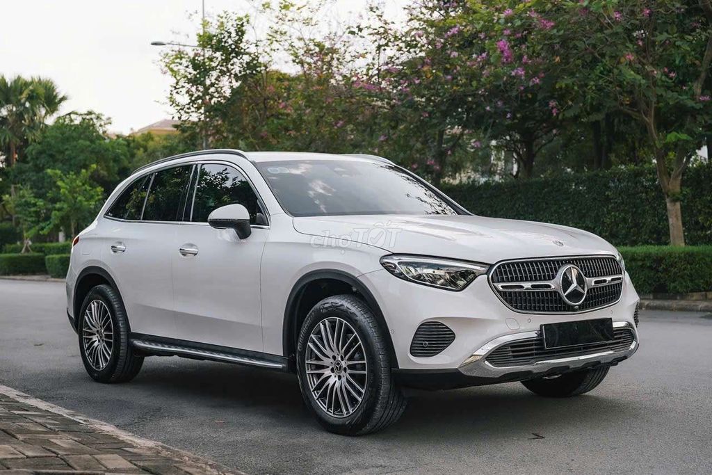Mercedes GLC200 4matic 2023 Trắng. Mua bán Ô tô tại Quận 7 Tp Hồ Chí Minh được đăng bởi Hoàn Lee Xe Lướt hình 1