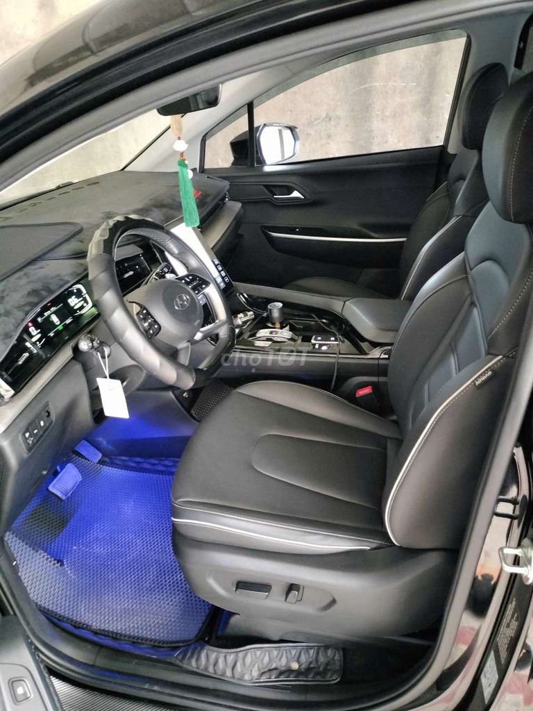 Стандартное издание Hyundai Custin 1.5 2024, черное