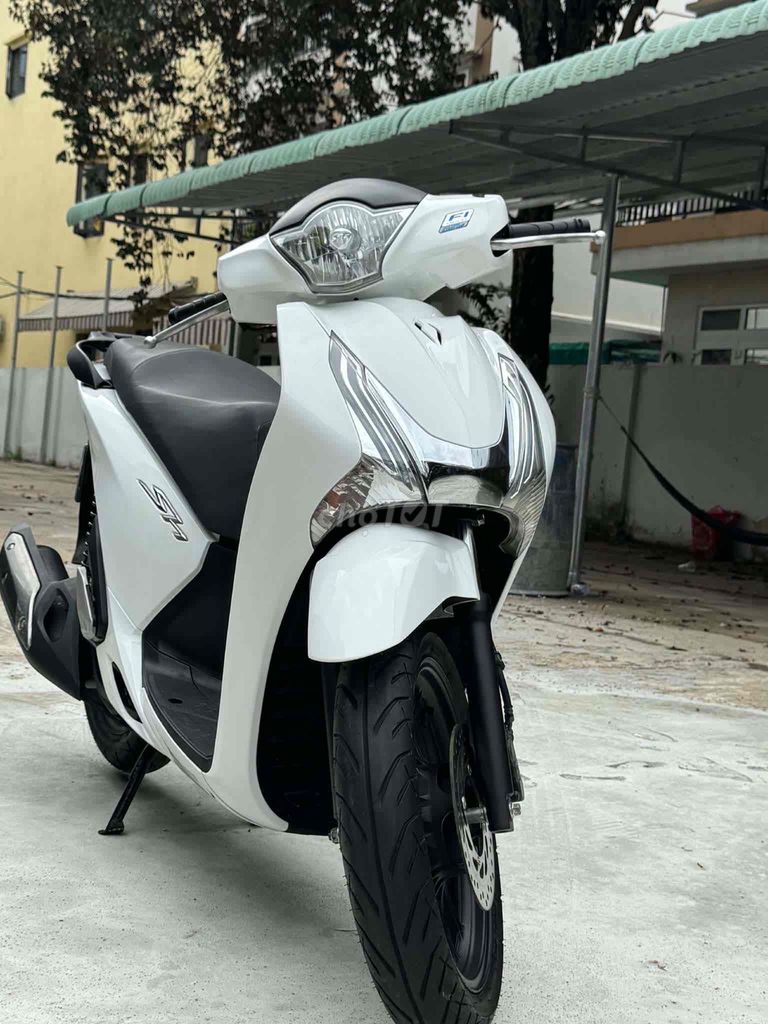 Honda SH 150 Smartkey белый, мотоцикл красивый, собственник продает