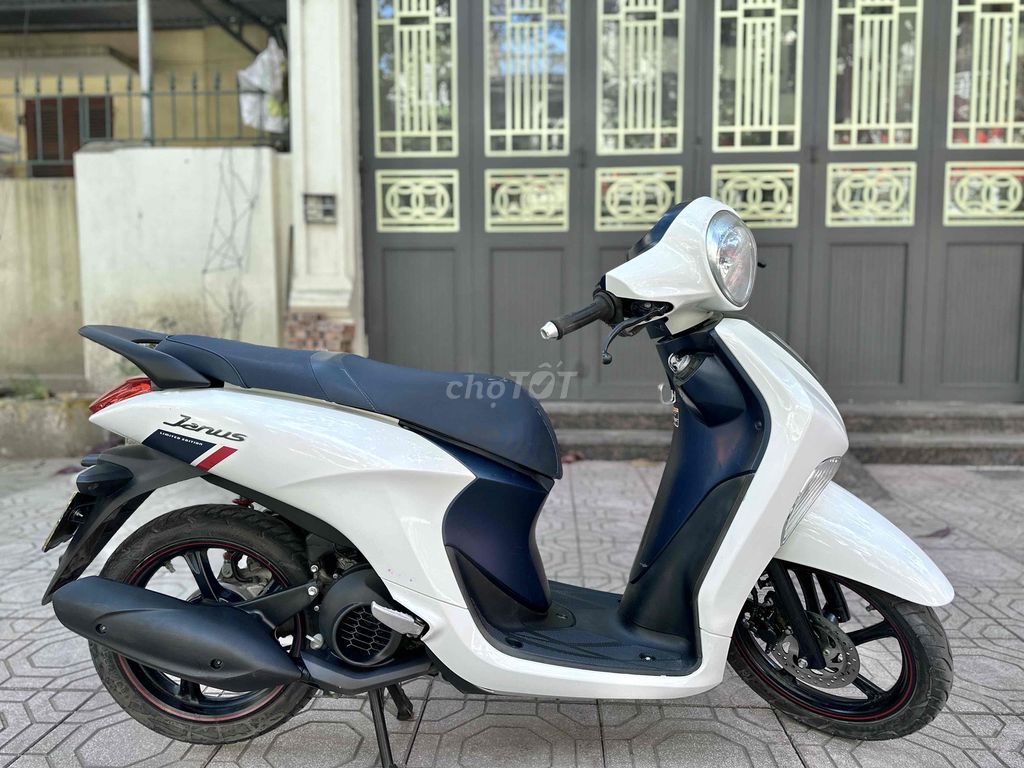 Yamaha Janus Smartkey Trắng Đã qua sử dụng. Mua bán Xe máy tại Thành phố Nam Định Nam Định được đăng bởi xe máy Trần Trung Bil 1988 hình 2