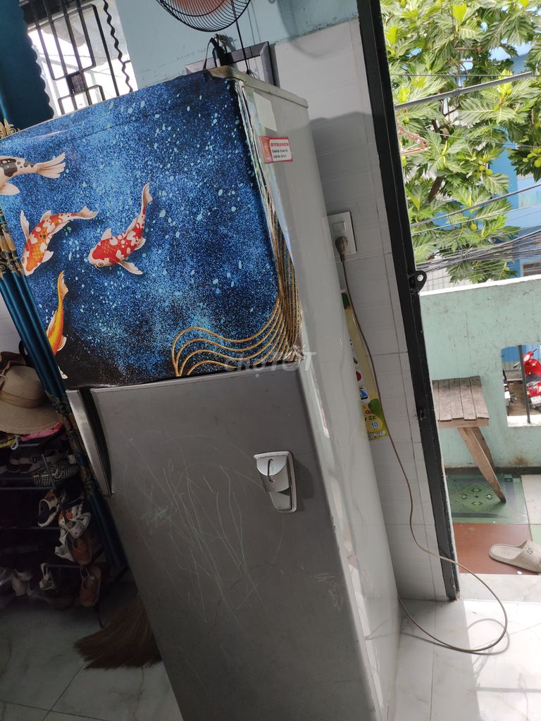 Tủ lạnh cũ theo thời gian