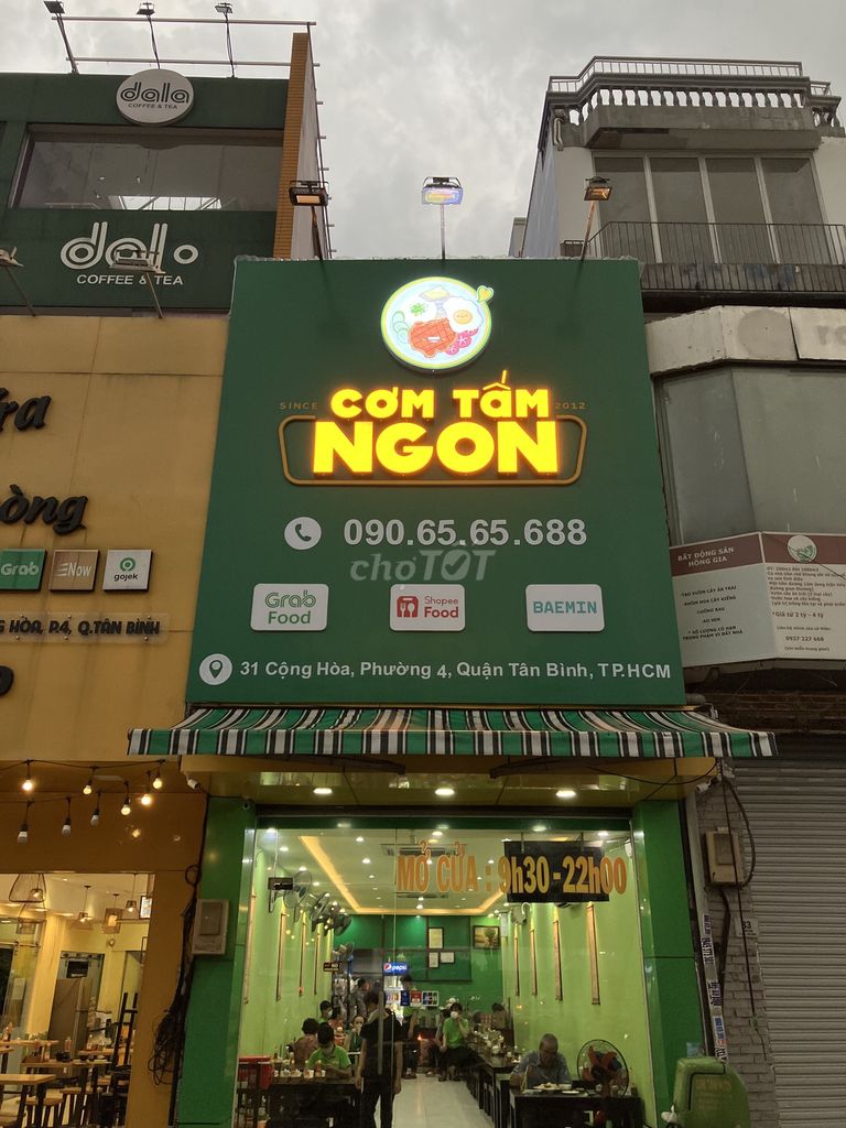 Tuyển nhân viên phục vụ (tuổi 18-23). Việc làm tại Quận Tân Bình Tp Hồ Chí Minh được đăng bởi Hòa hình 3