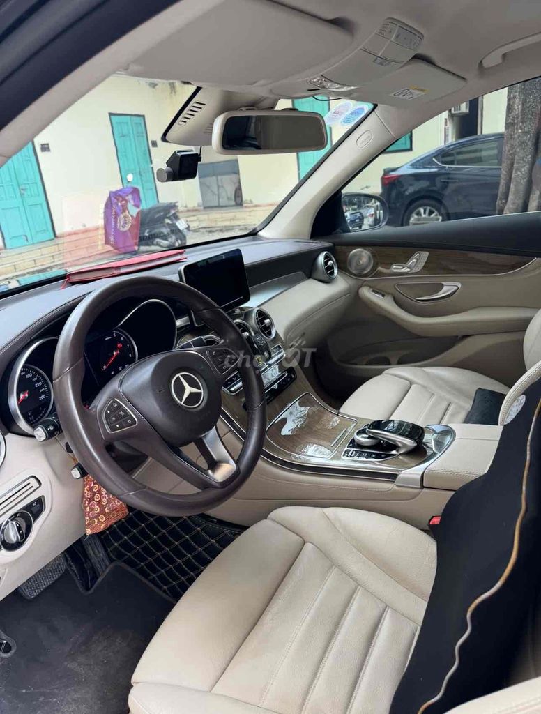 Mercedes Benz GLC 250 2916 chính chủ. Mua bán Ô tô tại Quận Bắc Từ Liêm Hà Nội được đăng bởi Nguyễn Ngọc hình 7