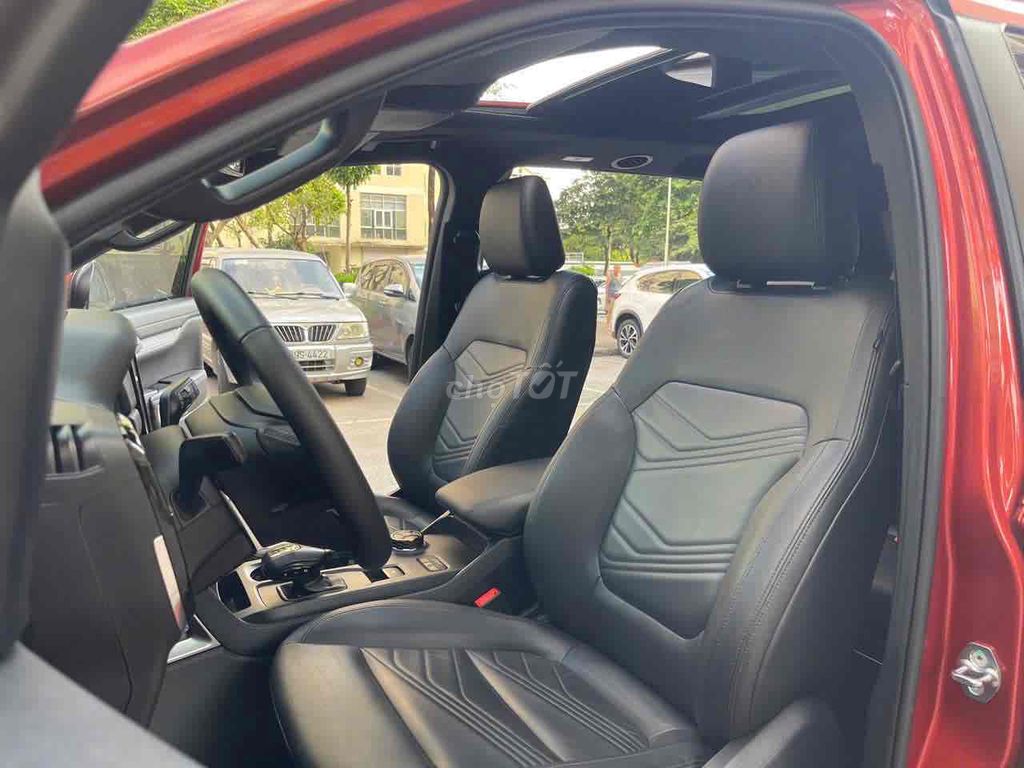 Ford Everest Titanium 2.0L 4x4 model 2023 đỏ cam. Mua bán Ô tô tại Quận Cầu Giấy Hà Nội được đăng bởi Cao Quý hình 9
