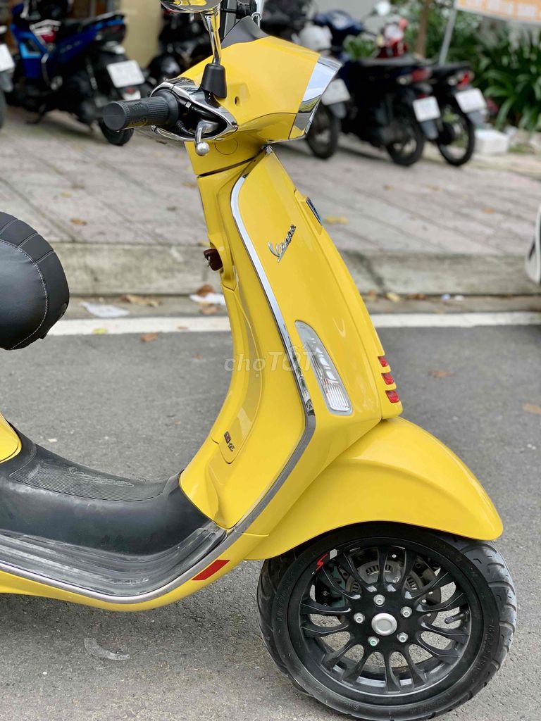 Vespa Sprint vàng 2021 dáng đẹp xe chuẩn chính chủ. Mua bán Xe máy tại Thành phố Thủ Đức Tp Hồ Chí Minh được đăng bởi iMotorbike Khương Phan hình 11