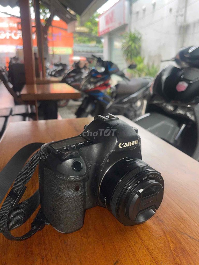 Máy ảnh Canon 6D 50mm f/1.8 Đen. Mua bán Máy ảnh, Máy quay tại Quận Gò Vấp Tp Hồ Chí Minh được đăng bởi Đoàn Văn Tứ hình 1