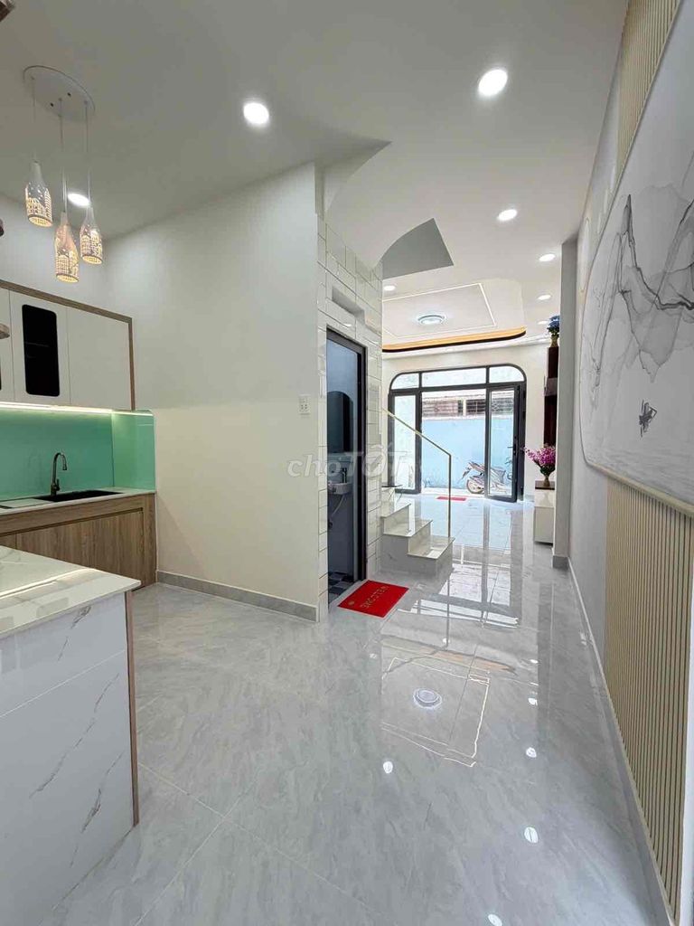 46 м2 (4x11,5), 2 этажа, 3 спальни, переулок 3 м, рядом с MT Bar Home Q6, рядом с PL