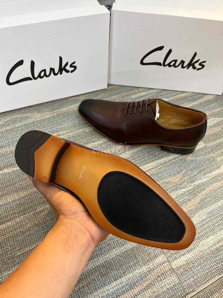 Giày Tây Clarks