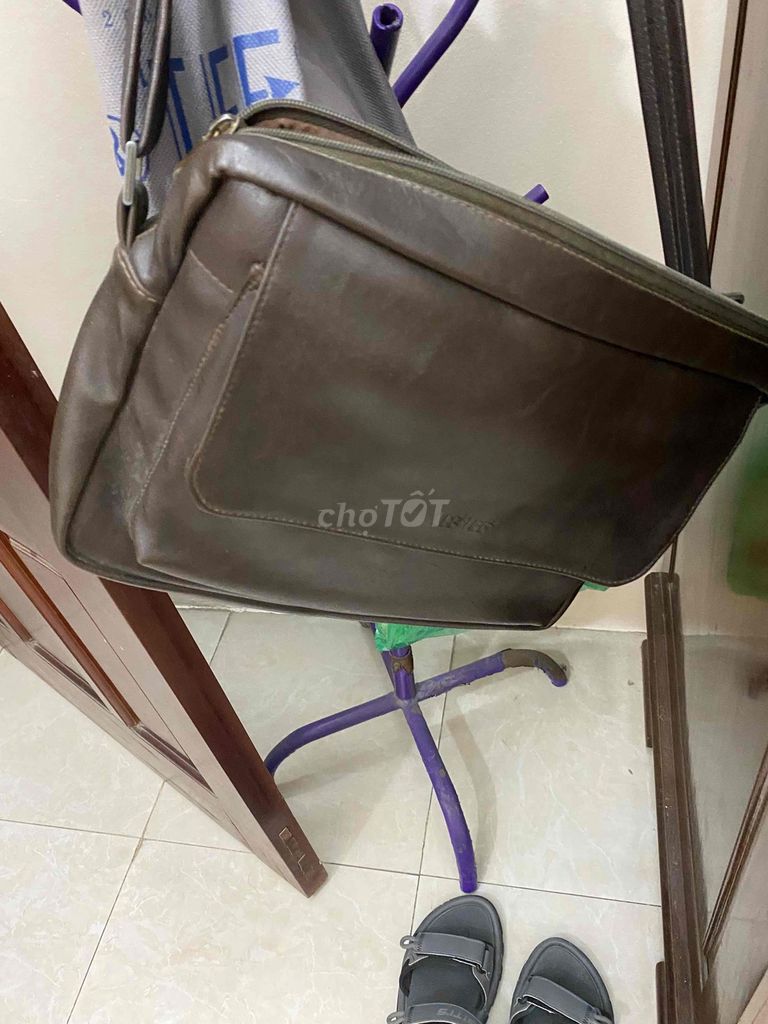 Túi đeo chéo nam da nhỏ gọn. Mua bán Túi xách tại Quận Tây Hồ Hà Nội được đăng bởi Tuấn  hình 1