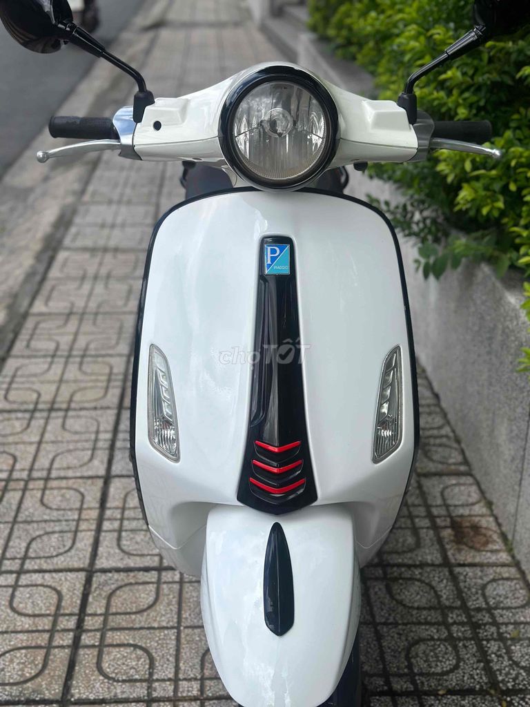 Vespa Primavera 125 3Vie 2014 Trắng Sporty BSTP 9c. Mua bán Xe máy tại Thành phố Thủ Đức Tp Hồ Chí Minh được đăng bởi Xe Máy Sơn Thủ Đức hình 3