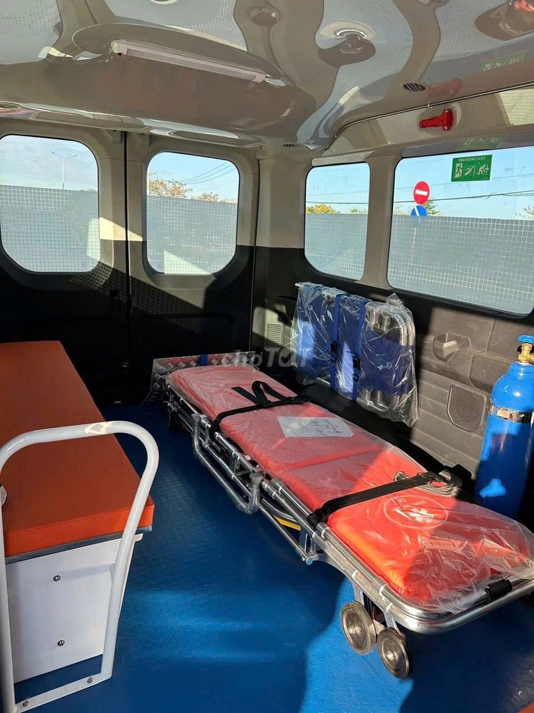 TRANSIT CỨU THƯƠNG - SẴN SÀNG TÌNH HUỐNG KHẨN CẤP. Mua bán Ô tô tại Quận 3 Tp Hồ Chí Minh được đăng bởi QUỐC TRUNG FORD hình 4