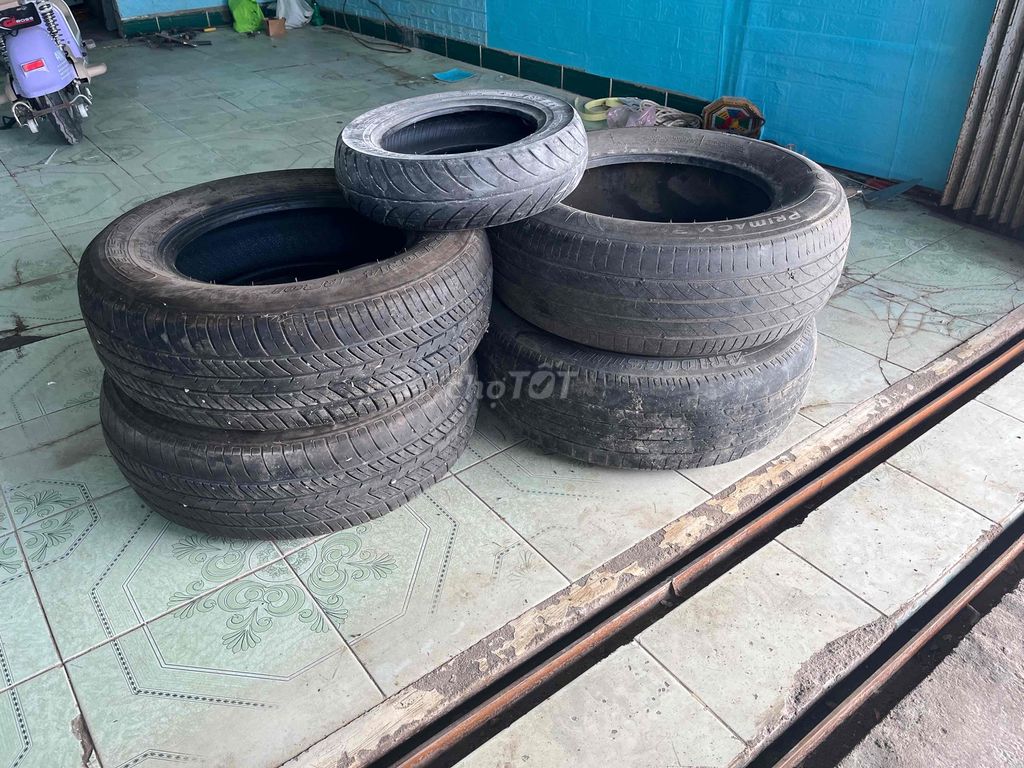 lốp xe Innova. Mua bán Phụ tùng xe tại Thị xã Phú Mỹ Bà Rịa - Vũng Tàu được đăng bởi Cao tu hình 3